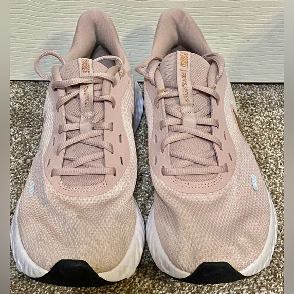 NIKE Revolution Running Sneakers Ladies Sz 10 Pink 2020 Very Good Condition - Picture 2 of 6